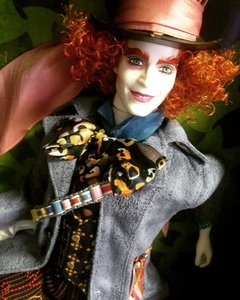 Alice in Wonderland Mad Hatter doll na internet