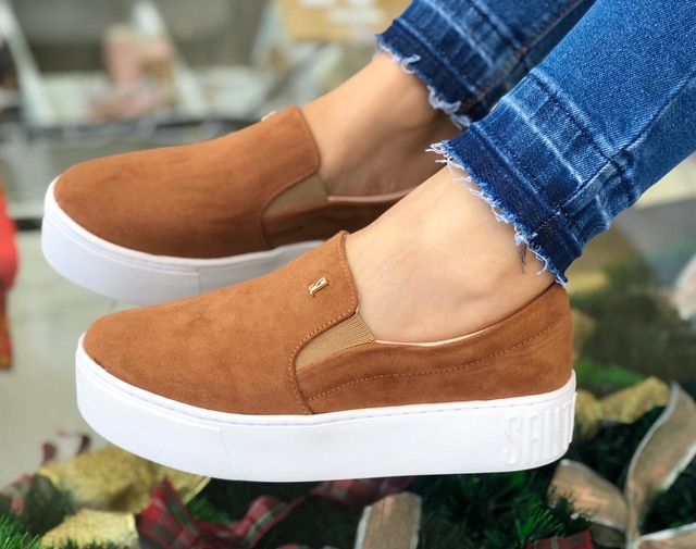 Slip on santa lolla sales suede caramelo