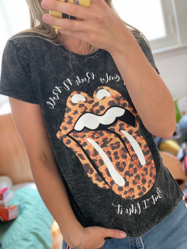 Remera con la outlet lengua de los stones