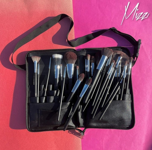 Set Brochas 30 pzas Mizz con mandil House of Beauty