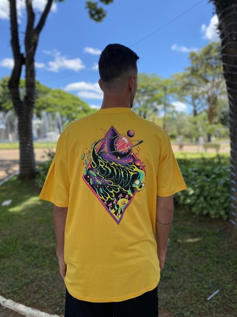 Camiseta Blunt Cosmo Amarela - comprar online