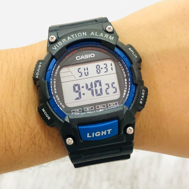 Encuentra Reloj pulsera digital y sumergible CASIO para hombre