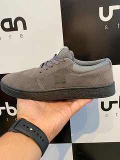 Tênis DC Shoes Cinza (Masculino) - Urban Store - Moda Masculina, Roupas, Calçados e muito mais!