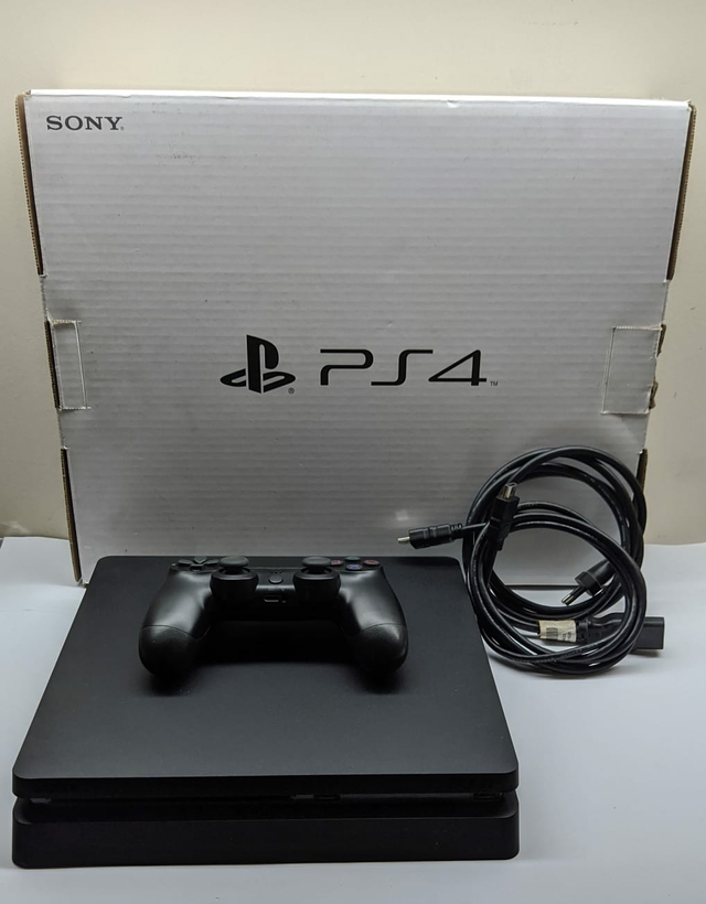 PlayStation 4 Slim 500GB - Cinzento - Edição limitada Silver