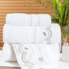Coleção essenza - Jogo de toalha de banho 5 peças - Jogo de toalha de banho branca com barrado branco bordado com rosas azuis