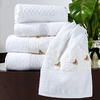 Jogo de toalha de banho Bordada com 5 peças - Branca com lindas abelhinhas bordadas