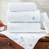 Coleção Verenna - Jogo de toalha de banho 5 peças - Jogo de toalha de banho branca com barrado bordado azul