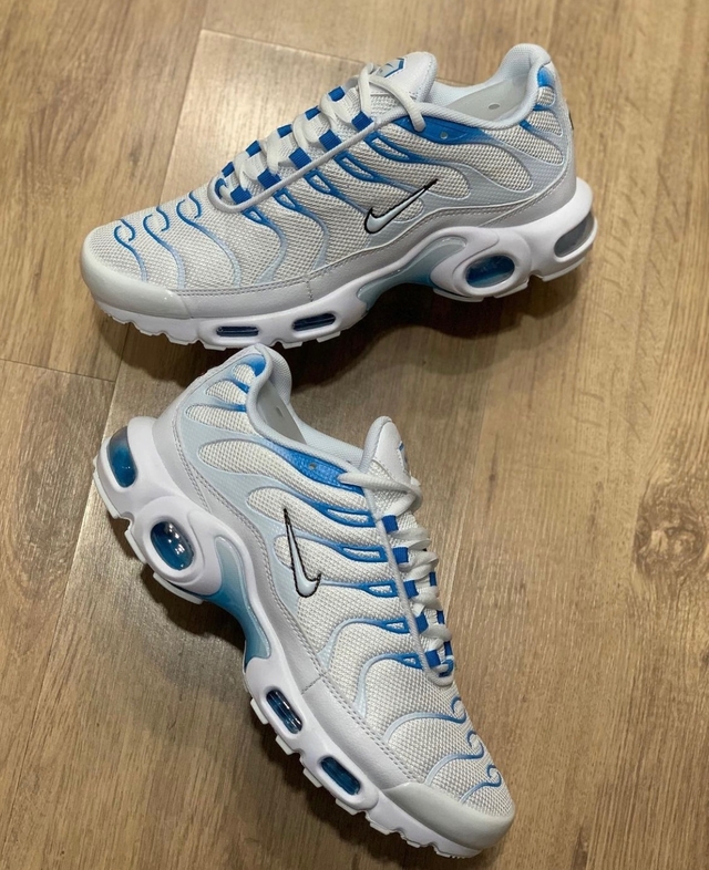 Vapormax branco best sale com azul