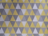 Retalho de Tecido Tricoline Estampado Geométrico Amarelo, Cinza e Branco 50x50cm - cod 60122