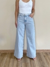 Calça jeans pantalona cintura baixa com cinto catarina