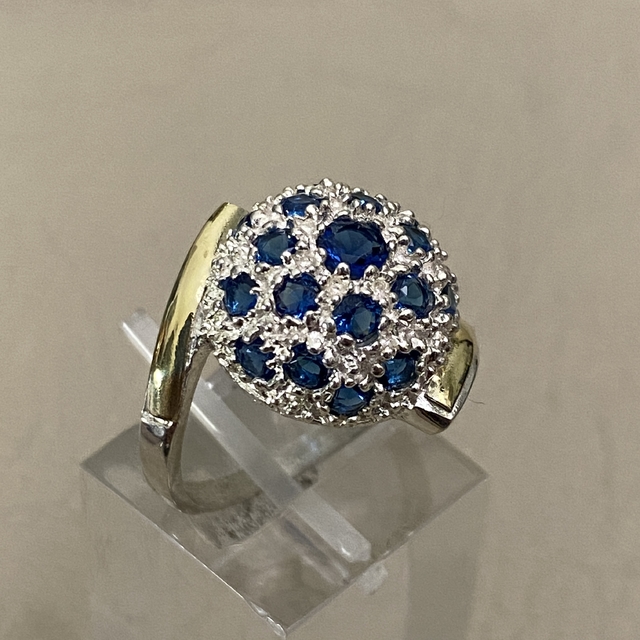 Gran Anillo Frutilla en Plata y Oro con zafiros azules