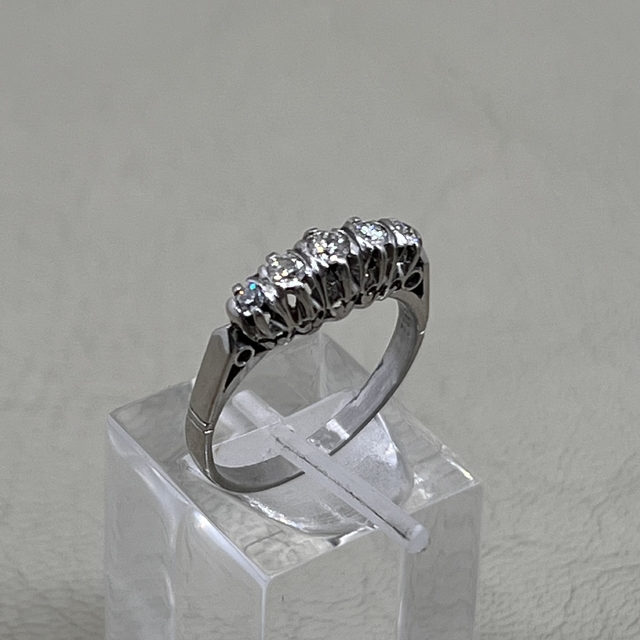 Anillo Cintillo platino 950 diamantes 0 44q