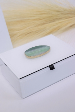 caixa vidro branco com pedra ágatha verde na internet