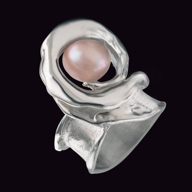 Anillo En Plata 925 Con Forma De Olas Envolviendo Perla Rosada