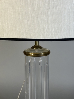 Lámpara columna de acrílico y bronce en internet