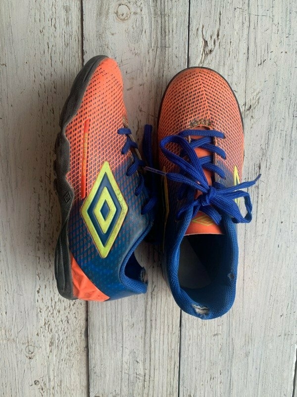 Botines best sale umbro naranja