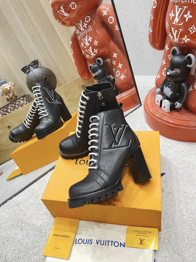 Bota Prada - Comprar em Boutique La'Myra