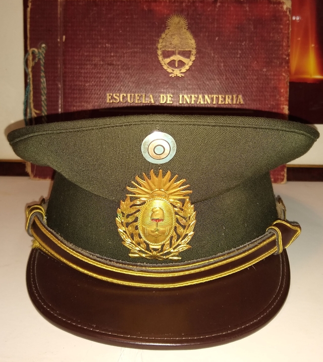 Gorra Ejército Militar Argentino Año 1980, Impecable