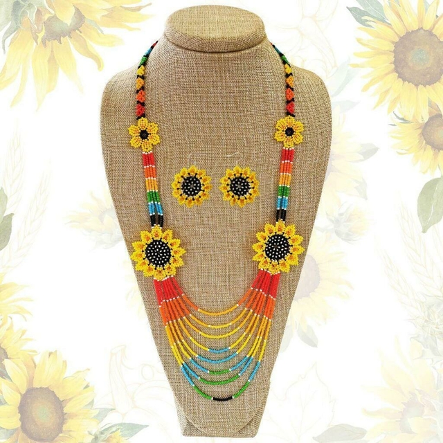 Collares y aretes artesanales on sale