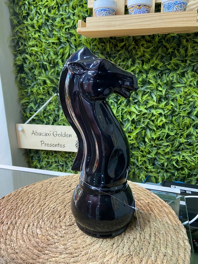 Cavalo Xadrez Branca - Abacaxi Golden Presentes