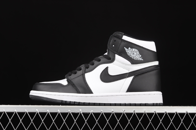 Jordan 1 retro blanco con negro hot sale