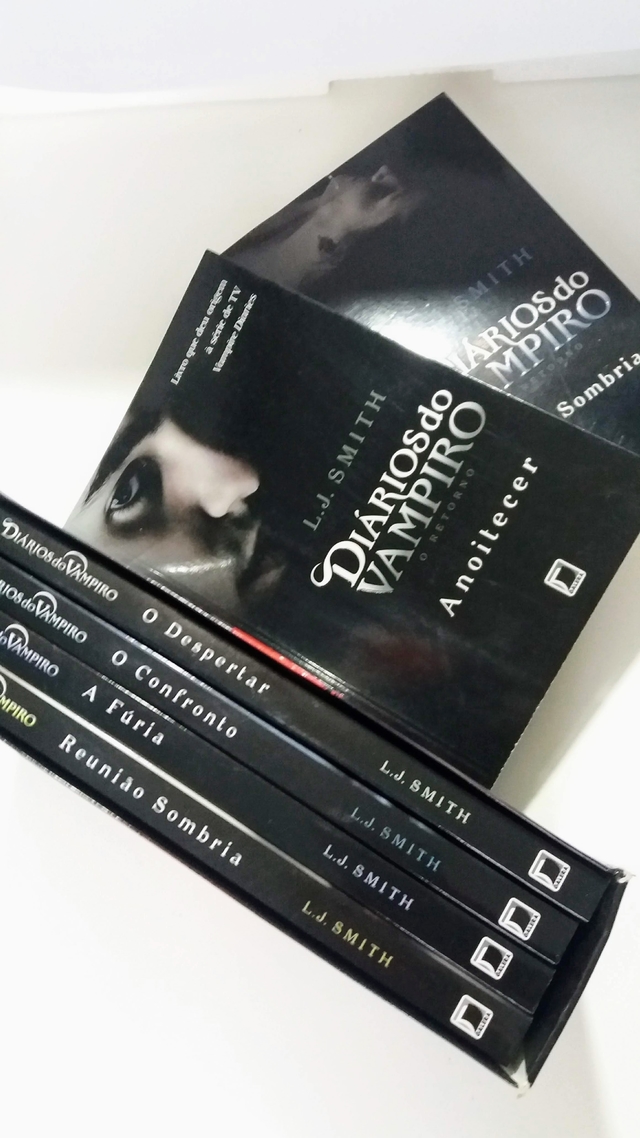 Coleção BOX de 6 livros THE VAMPIRE DIARIES Diários do Vampiro (CV1166)