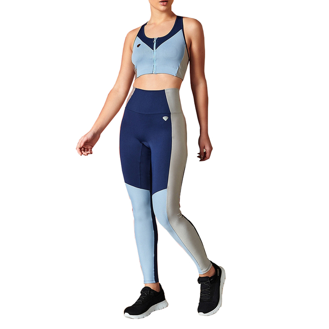 Conjunto Colcci Fitness Recortes Top Legging 222.57.00100