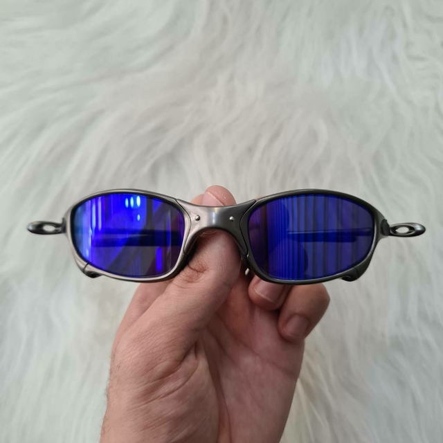 Preços baixos em Óculos de Sol Masculino Polarizado Oakley Juliet