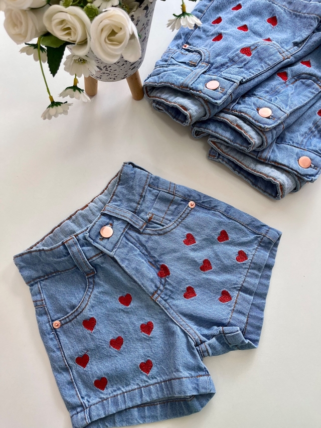 Short Jeans com Bordado Coração – Pititikus