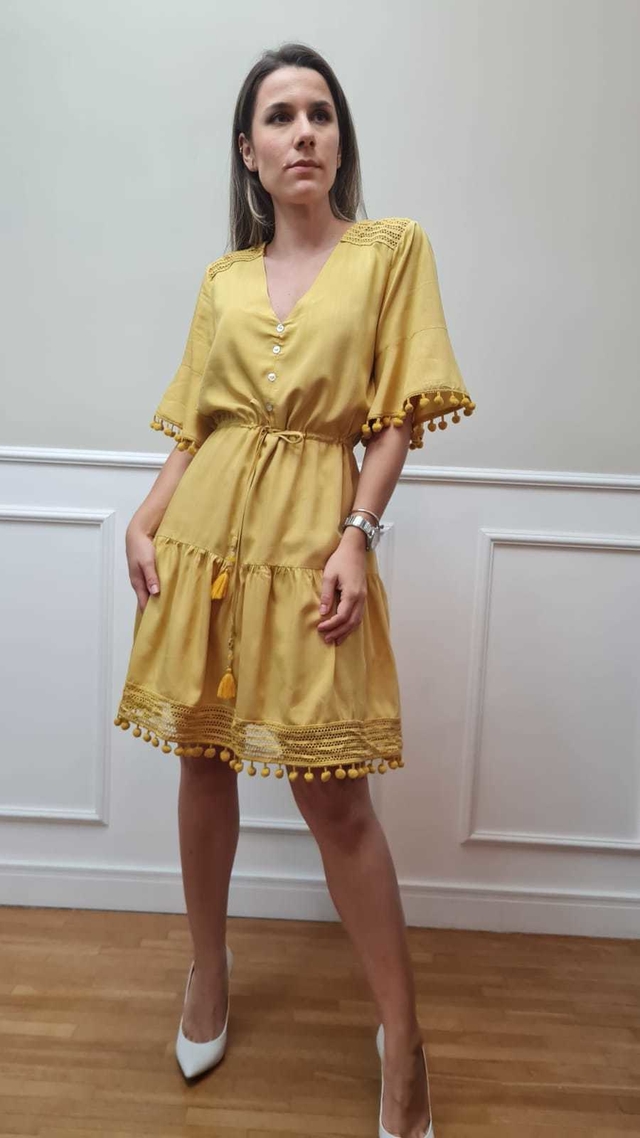 Vestido renda discount amarelo curto