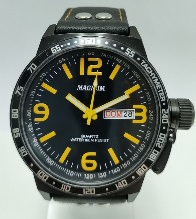 Relógio Magnum Sports Cronógrafo MA34950D Pulseira de Couro Preto