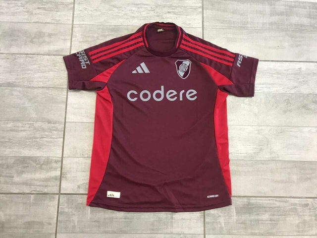 Remera fashion river bordo