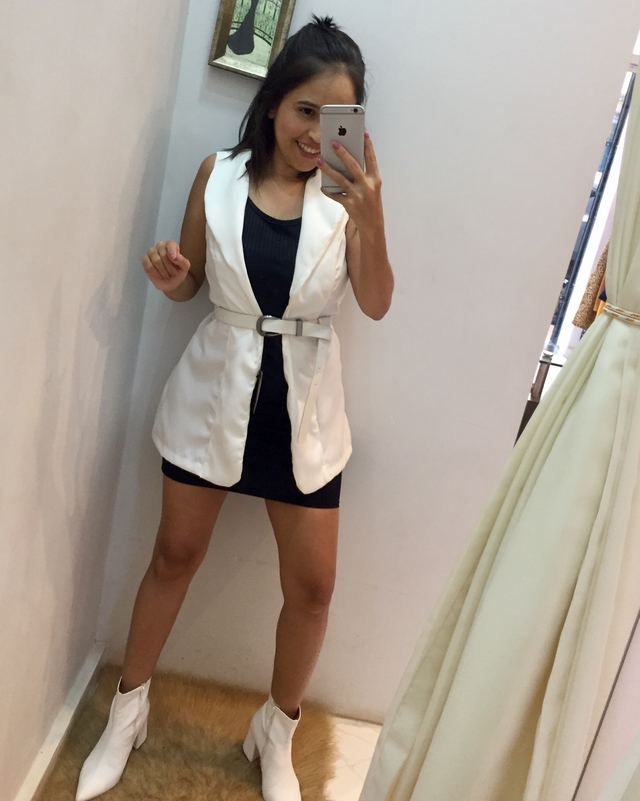 Vestido preto com colete hot sale branco