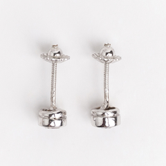 18 kt white gold and white sapphire solitaire earrings on internet