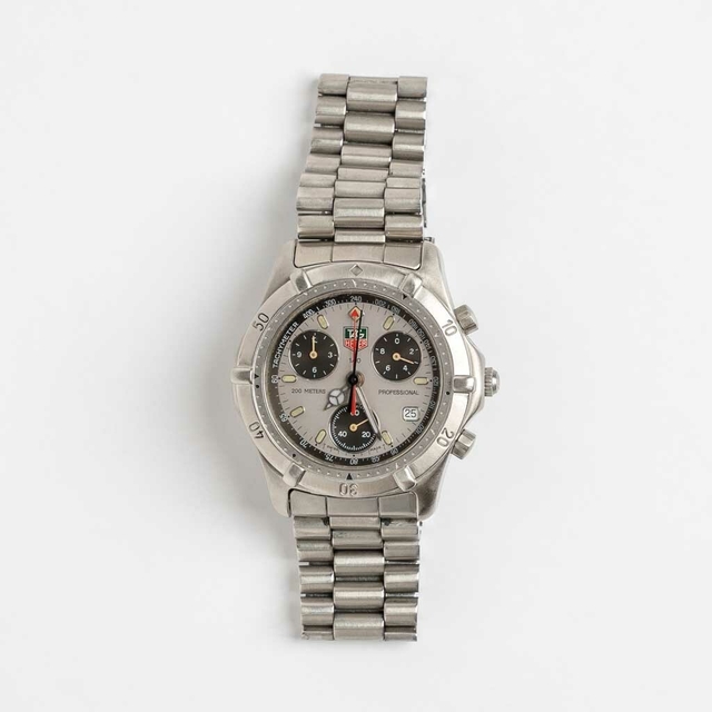 Tag heuer 2000 quartz professional 200 meters outlet chronograph