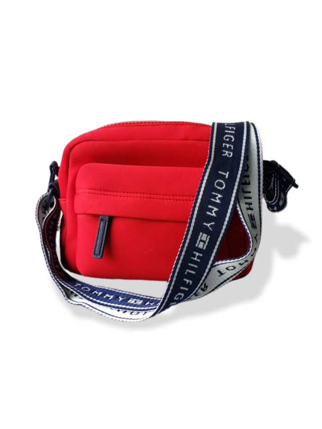 Crossbody tommy best sale hilfiger negra