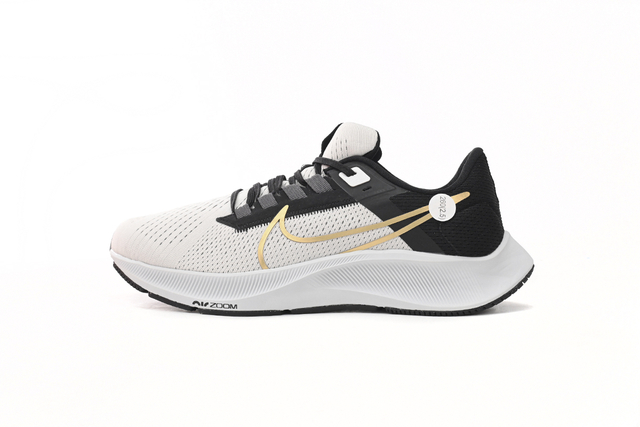 Nike pegasus store black gold