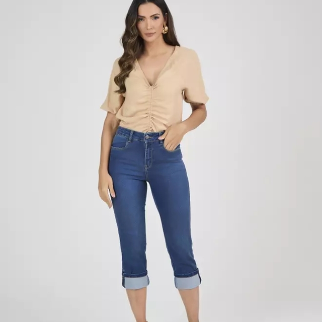 calça jeans cropped cintura intermediária – Scalon