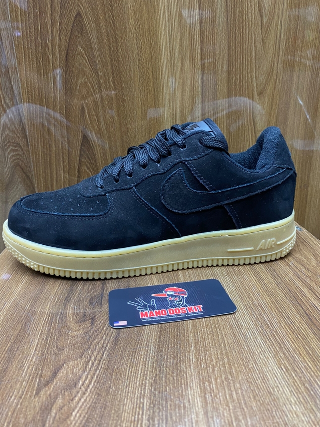 Nike air force preto best sale sola bege