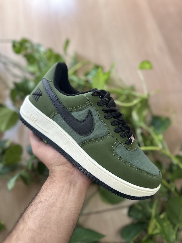 Nike air best sale khaki green