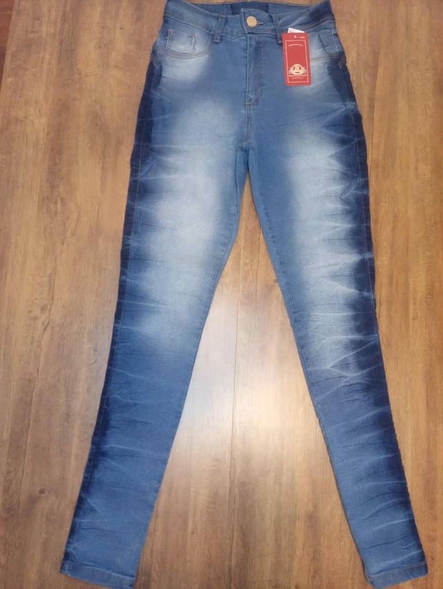 Calça Jeans Feminina Skinny Azul Desbotada Corte Tradicional Bangla Jeans