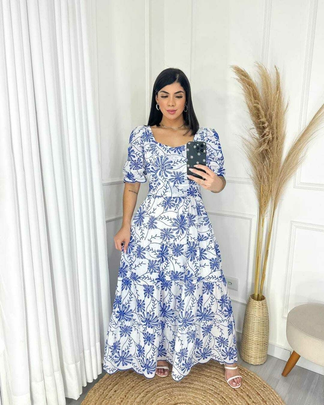 Vestido longo branco store com flores vermelhas