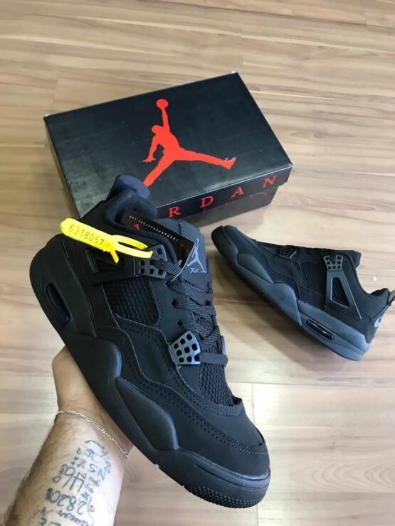 Jordan 4 best sale preto e dourado