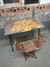 Mesa em madeira e ferro - grafitada na internet