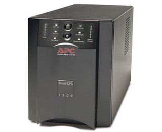 No-Break APC 1500VA/980W 120V/120V USB/Serial (SUA1500-BR)