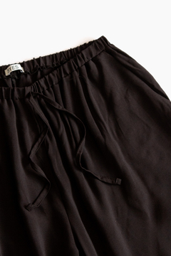 Pantalón MICAELA, Pantalón recto con cintura elástica, cordon y bolsillos. - comprar online