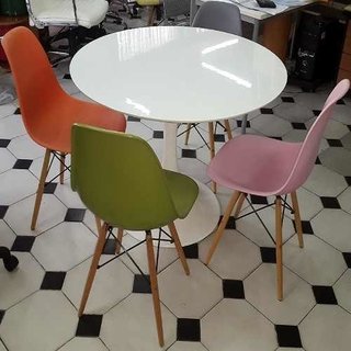 Combo Mesa Tulip 100 Cm 4 Sillas Eames Dsw - Alto Impacto - comprar online