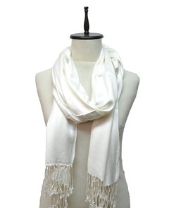 PASHMINA SATINADA LISA CON FLECOS - ANTEPRIMA 