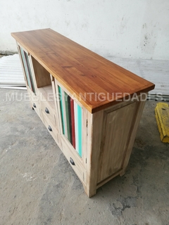 Imagen de Mueble para TV de diseño realizado en madera maciza (TV105M)
