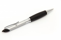 Bolígrafo con puntero láser y lápiz óptico en internet